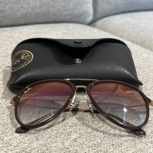Women’s Ray-Ban shades
